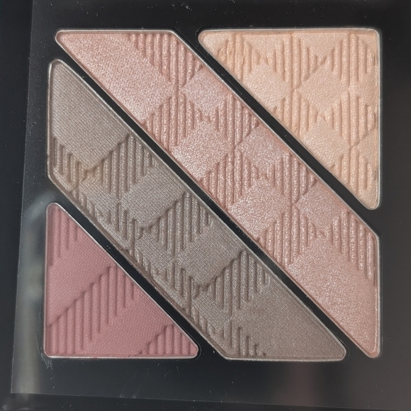 Burberry | Complete Eye Palette | 4 Enhancing Colours | 10 Rose Pink - Picture 7 of 8